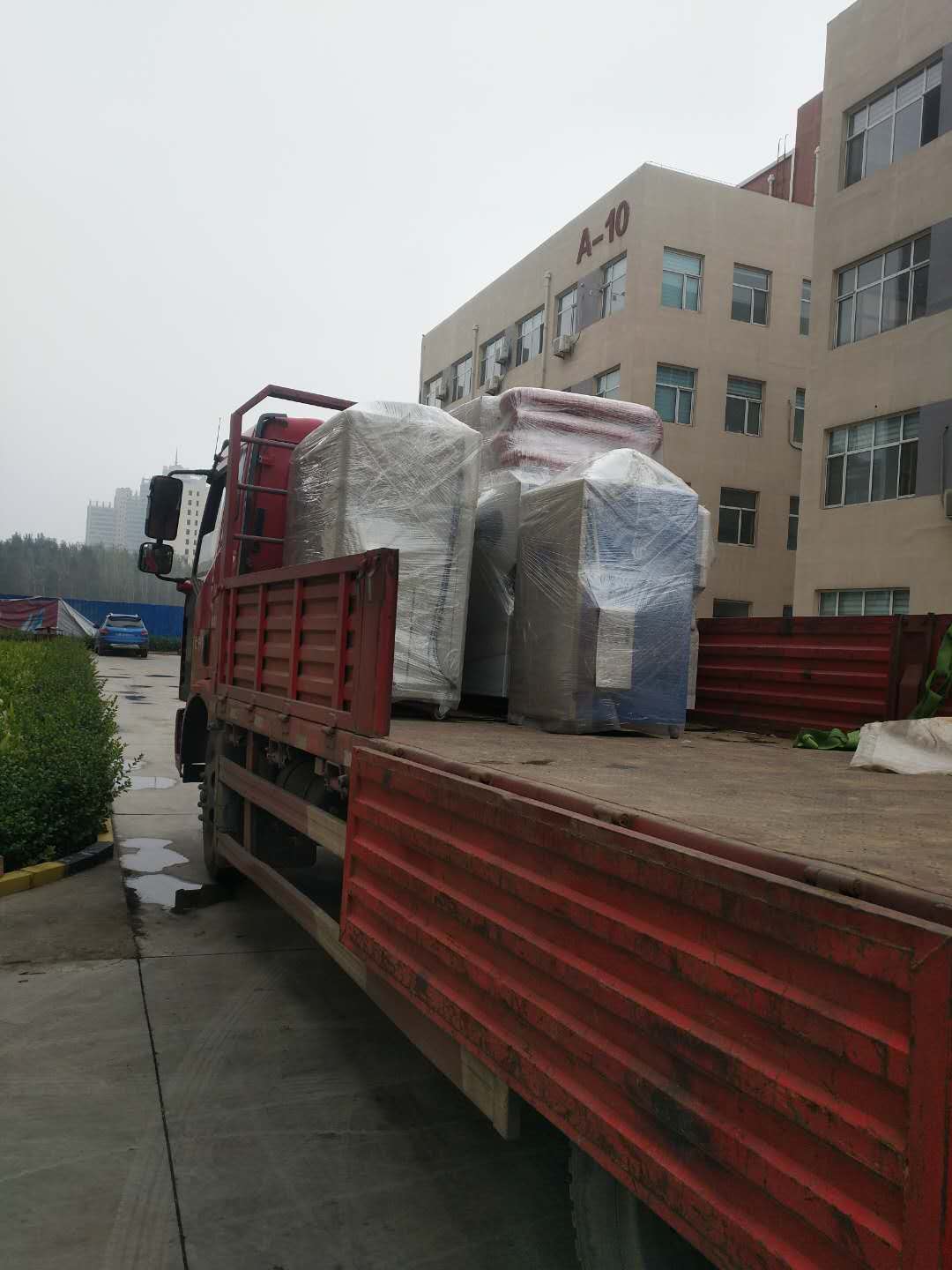 Sales champion -- LED uv irradiation crosslinking equipment loaded and delivered again!