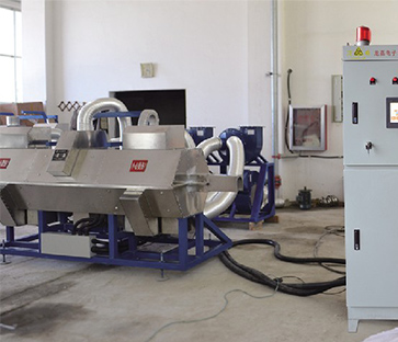 LSUV-LJ type ultraviolet irradiation cross - linking equipment in a cable factory